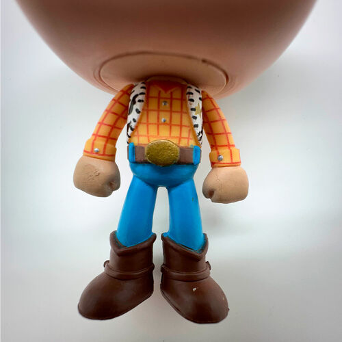 CAJA DAADA, FALLO DE PINTURA Y PEGAMENTO FIGURA POP TOY STORY WOODY 1