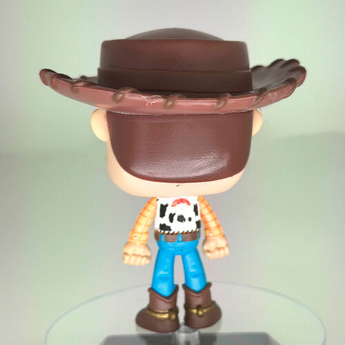 CAJA DAADA, FALLO DE PINTURA Y PEGAMENTO FIGURA POP TOY STORY WOODY 2