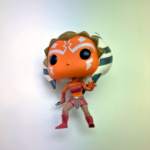 DEFECTUOSO FIGURA POP STAR WARS AHSOKA